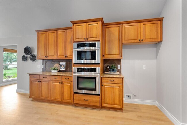 Building Photo - 208 Neal Dr