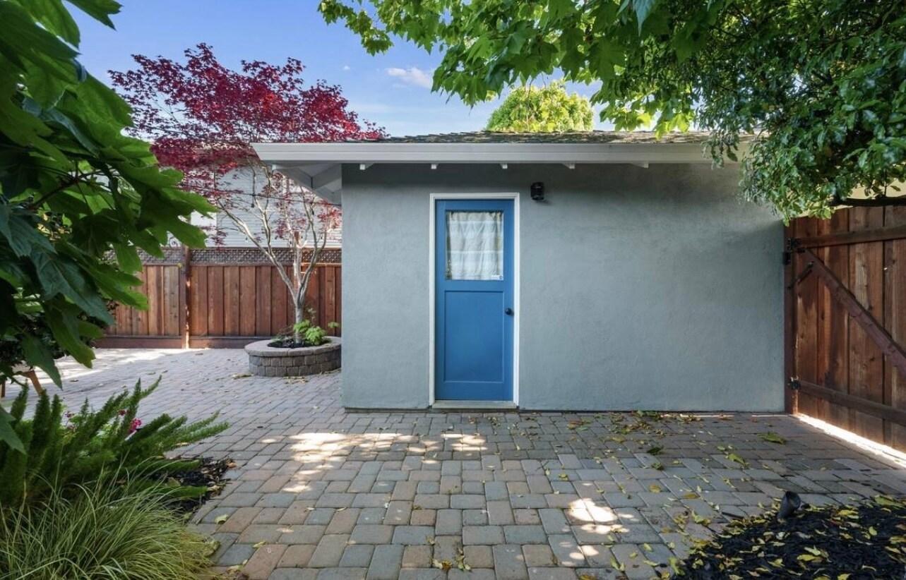 Building Photo - 713 Lighthouse Ave