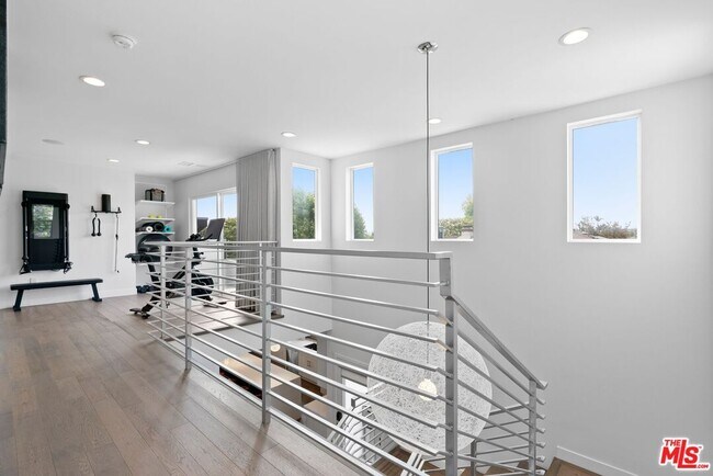 Building Photo - 8107 Yorktown Ave