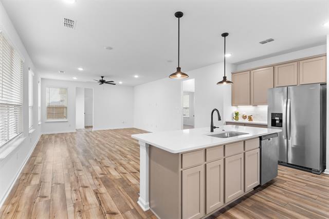 Building Photo - 1206 Falls Rush Wy