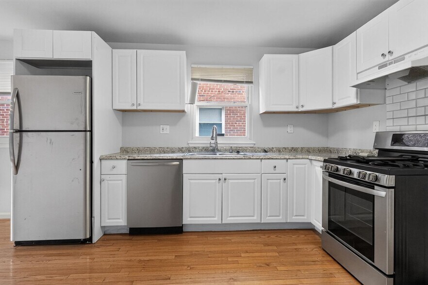 Building Photo - 5551 Chillum Pl NE