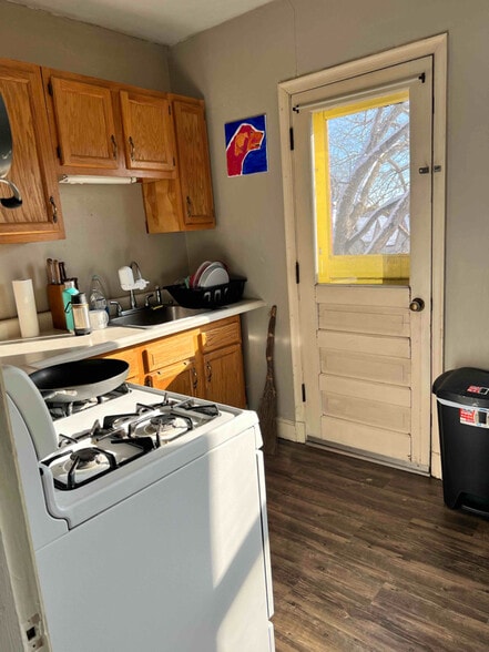 Building Photo - 340 Ellis Ave