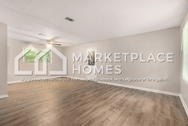 Building Photo - 3004 Twelve Oaks Cir