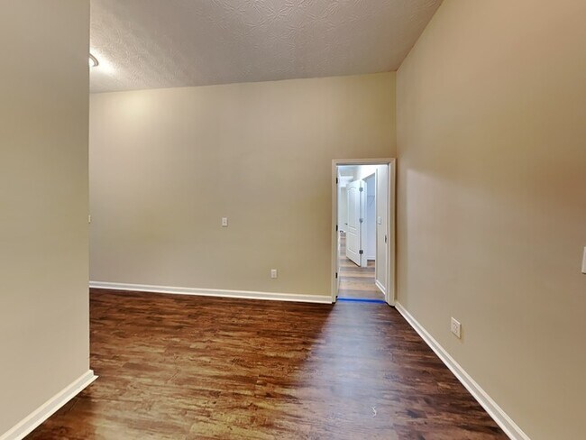 Building Photo - One Month Free! Nice 3 Bedroom Home locate...