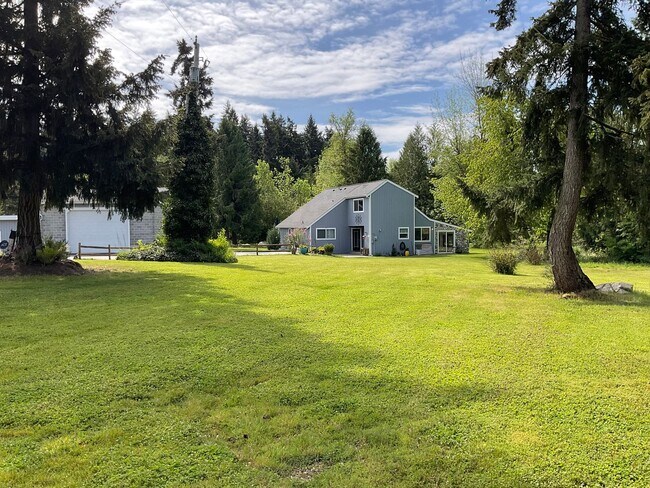 Building Photo - Beautiful 2 Story, Updated Home on Large L...