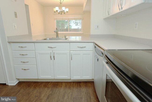 Building Photo - 72 5 Crown Royal Cir