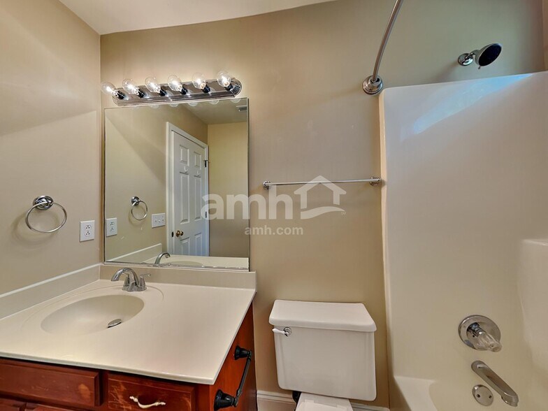Building Photo - 309 Kentons Way