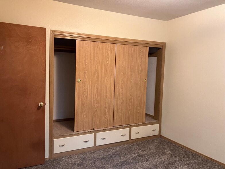 Primary bedroom - 7104 North Mears Street