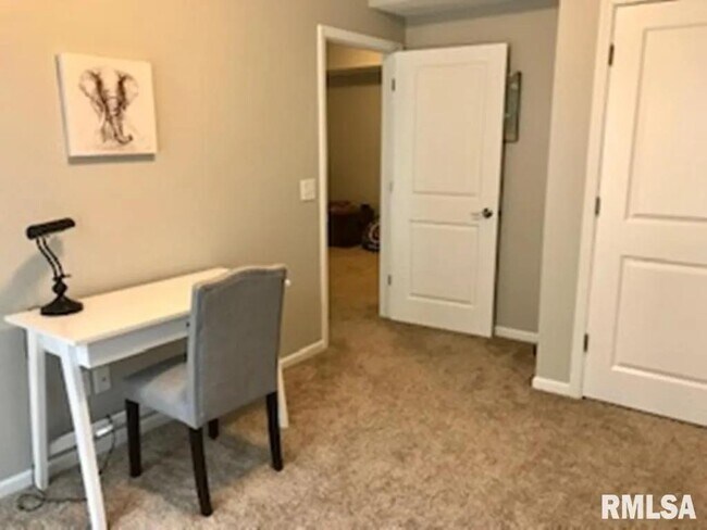 Building Photo - 5294 Pandit Dr