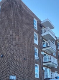 Building Photo - 7225-7229 W Higgins Ave