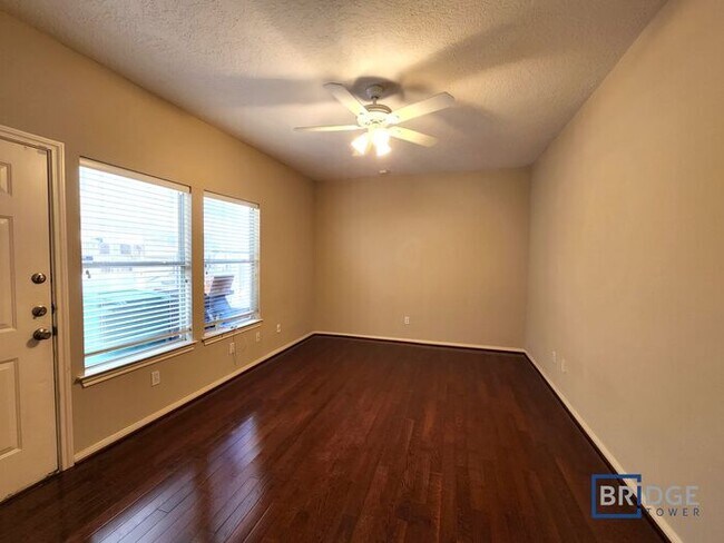 Building Photo - 319 Birdsall St