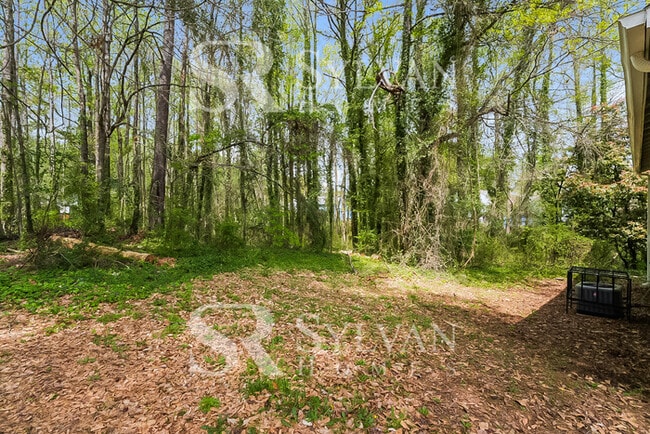 Building Photo - Lease today! No extra charge for contentme...