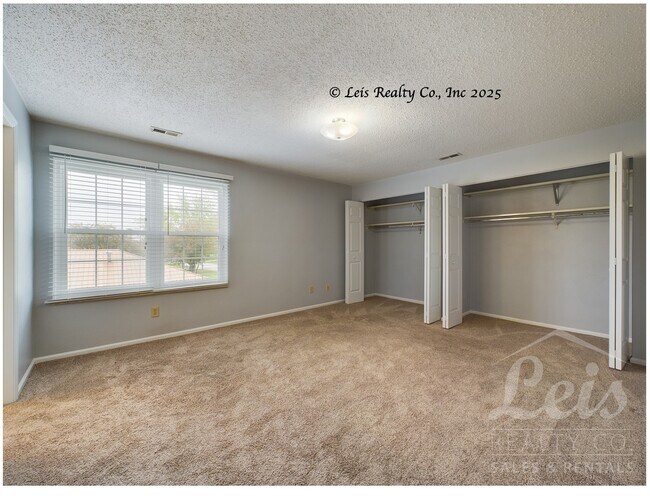 Building Photo - 1355 Mar Del Dr