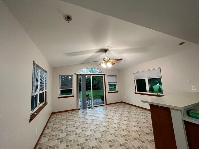 Building Photo - 1891 N Lake Dr