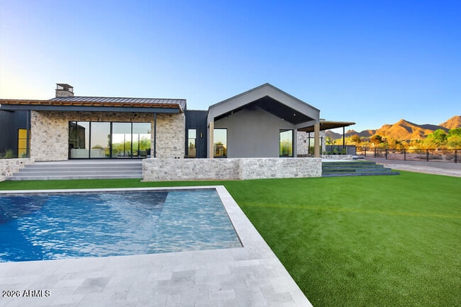 Building Photo - 9067 E Rimrock Dr