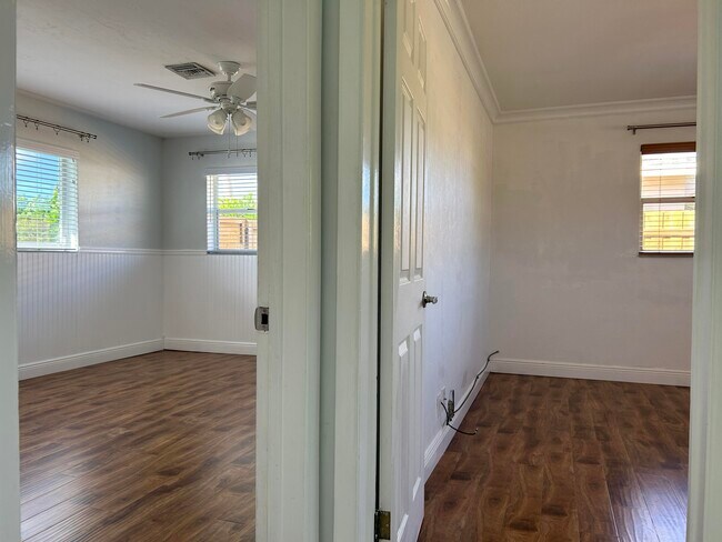 Building Photo - 455 NE 29th St