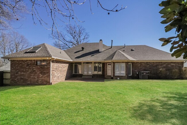 Building Photo - 4237 Monterey Dr