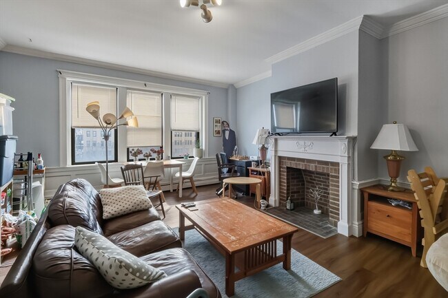 Building Photo - 1661 Commonwealth Ave