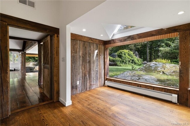 Building Photo - 176 Honey Hollow Rd