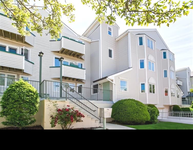 Building Photo - 616 Boston Ave