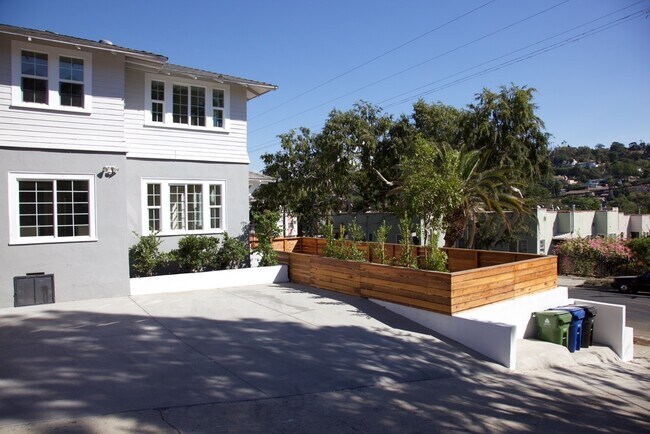Building Photo - 1433 Talmadge St