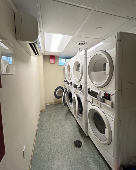 Building Photo - 1 Langdon Sq