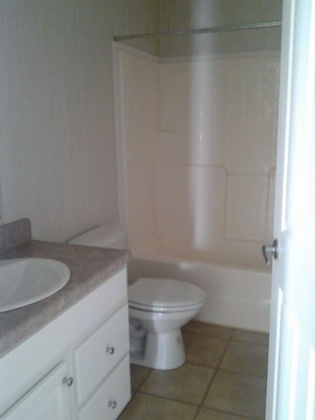 Building Photo - 123 Magnolia Gardens Dr