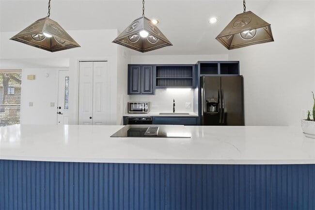 Building Photo - 100 Bay Point Dr