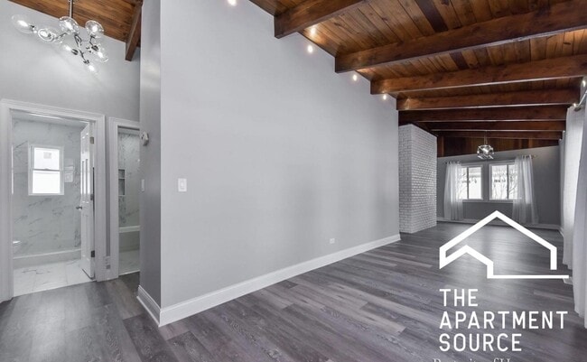 Building Photo - 702 Hammerschmidt Ave