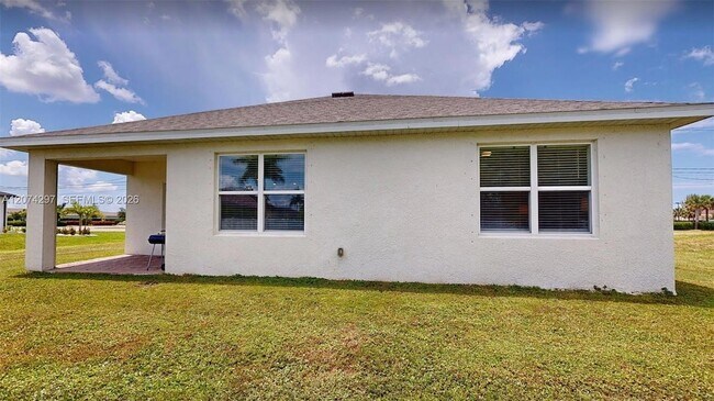 Building Photo - 513 Nelson Rd N