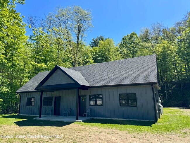 Building Photo - 651 Granite Rd
