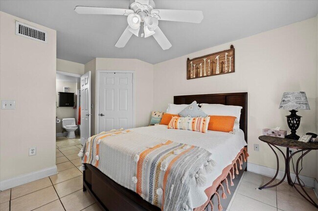 Building Photo - 4887 Via Palm Lakes Via