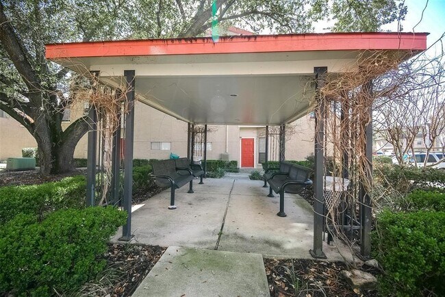 Building Photo - 10855 Meadowglen Ln