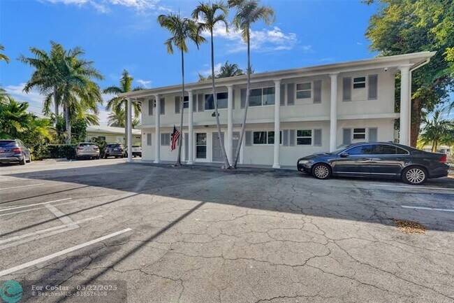 Building Photo - 1821 Middle River Dr