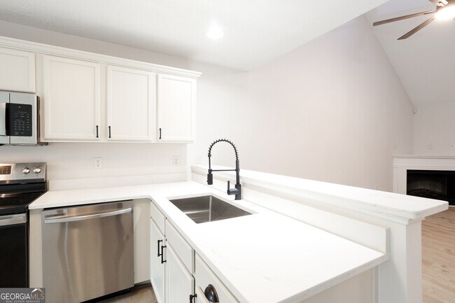 Building Photo - 3063 Broadleaf Trail Rd