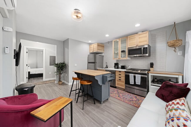Building Photo - 2644 33rd St