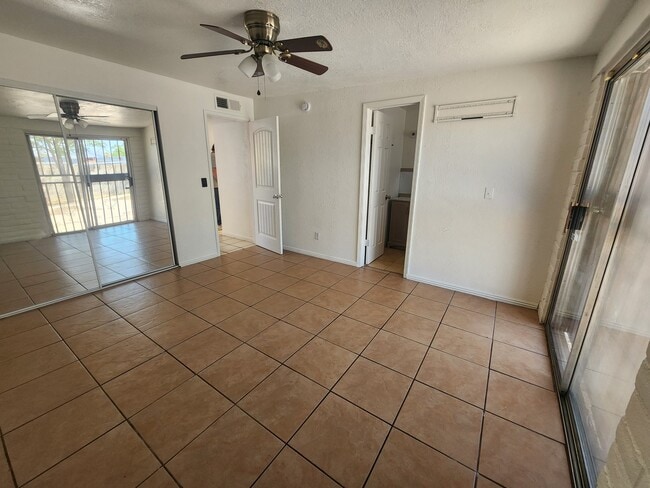 Building Photo - 6995 E Lurlene Dr