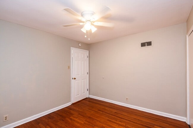 Building Photo - 6209 Loran Ave