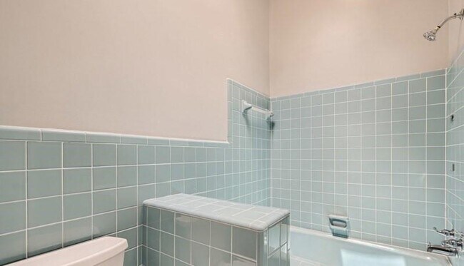 Building Photo - 38 Argyll Dr
