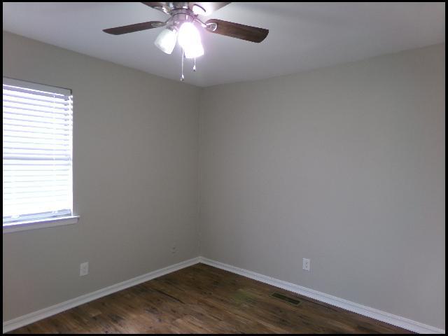 Building Photo - 408 W 4th St