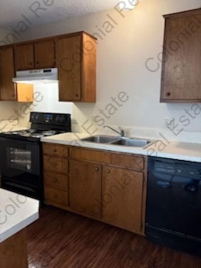 Building Photo - 1 bed 1 bath apartment w/ On site laundry ...