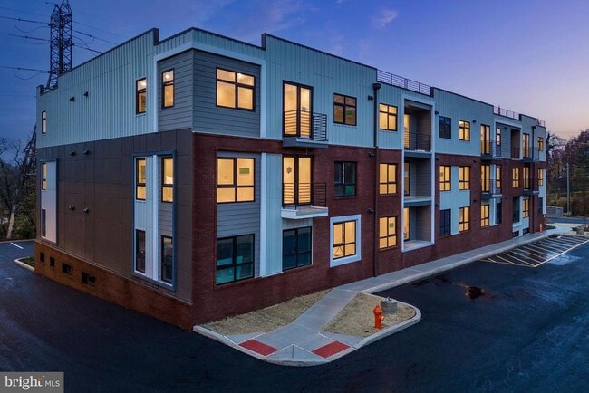 Building Photo - 3449 Scotts Ln