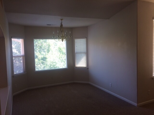 Building Photo - 210 River Front Dr