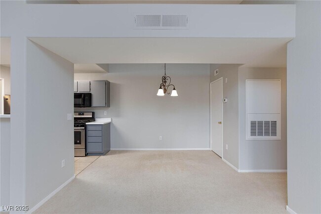 Building Photo - 7885 W Flamingo Rd