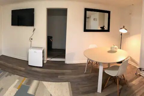 Building Photo - 761 King St