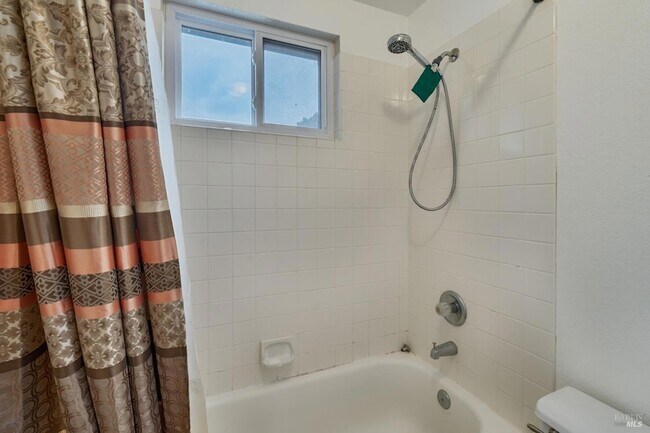 Building Photo - 3500 Crownridge Dr