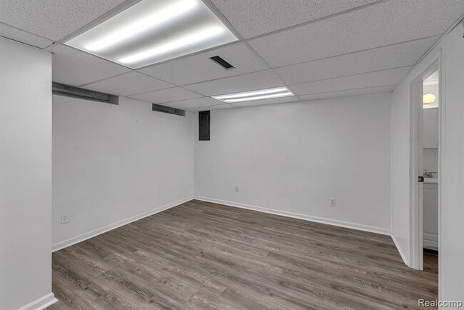 Building Photo - 32658 Kathryn St