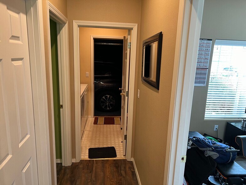 Building Photo - 2346 NE Ashton Way