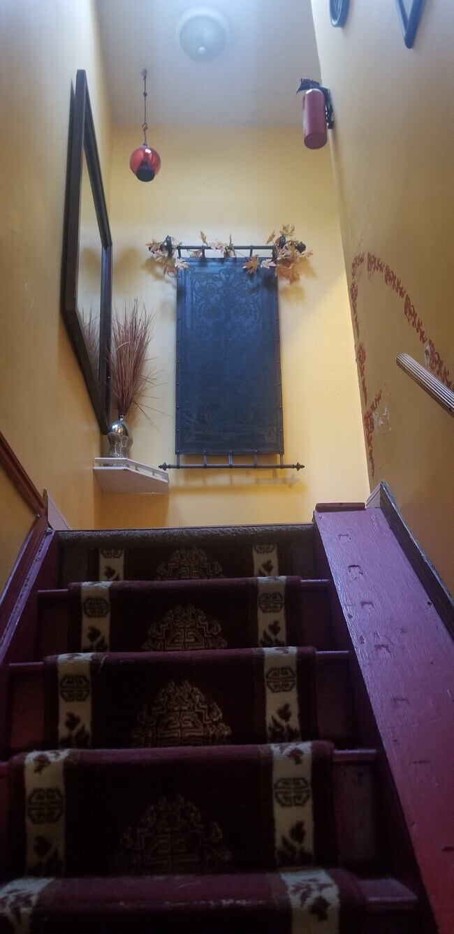 Hallway leading to Apartment - 328 Hancock St