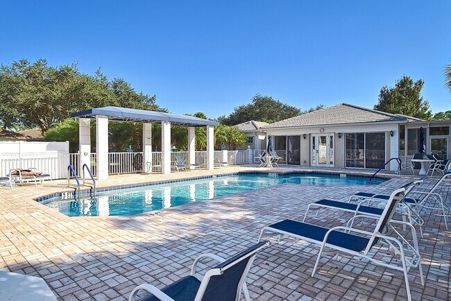 Building Photo - Plantation Golf and Country Club Seasonal Condo for Rent